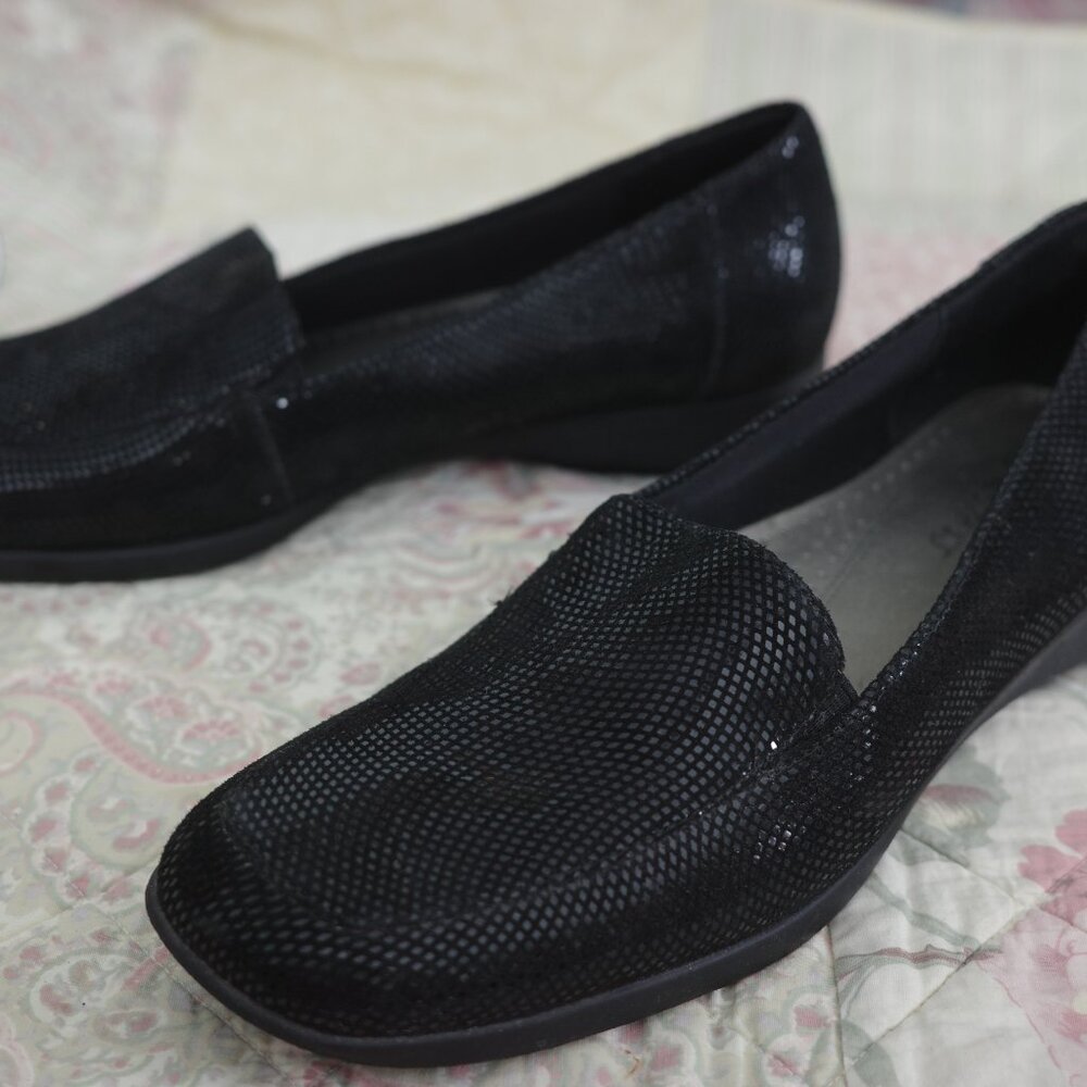 Trotters shoes, 9.5M, Leather Upper, New without a box